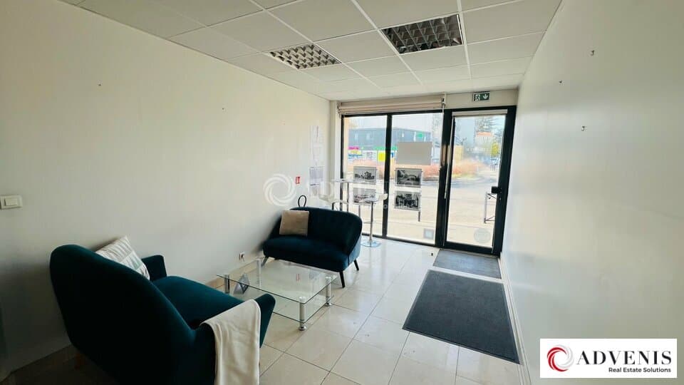 Local commercial · 168 m² · Location — photo 3