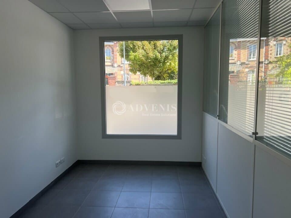 Local commercial · 97 m² · Location — photo 3