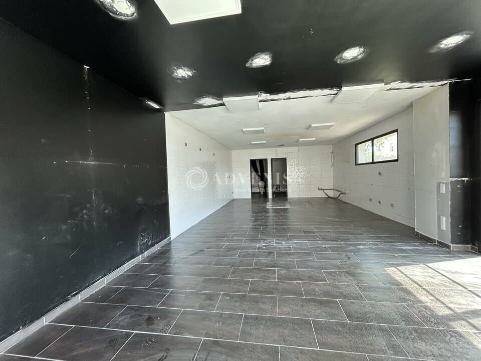 Local commercial · 70 m² · Location — photo 1