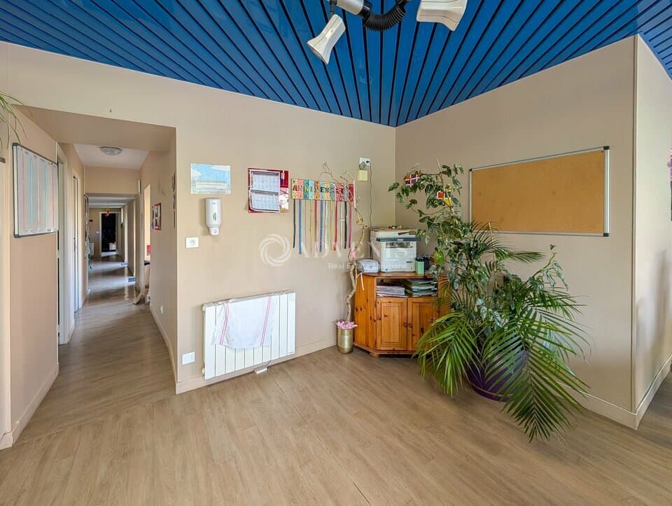 Local commercial · 135 m² · Location — photo 3