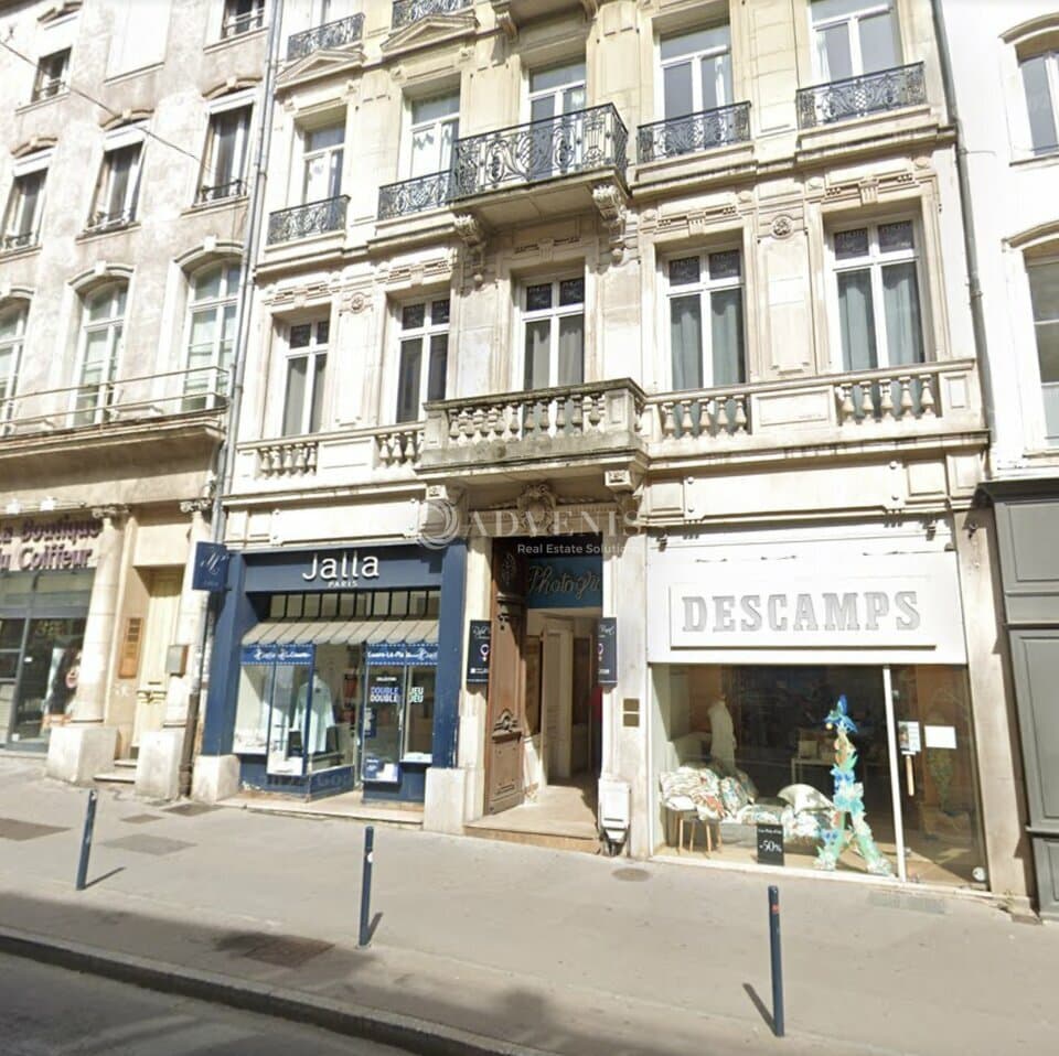 Local commercial · 258 m² · Location — photo 1