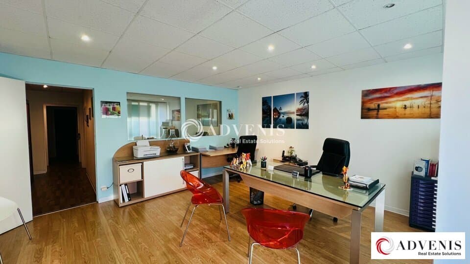 Local commercial · 76 m² · Location — photo 2
