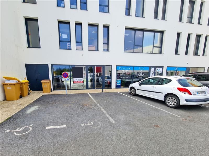 Local commercial · 51 m² · Location — photo 3