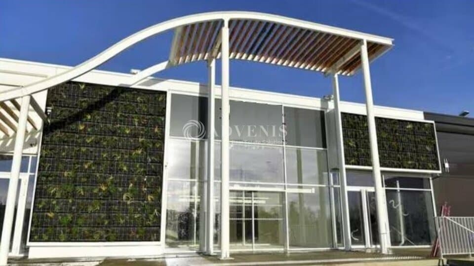 Local commercial · 1370 m² · Location — photo 1