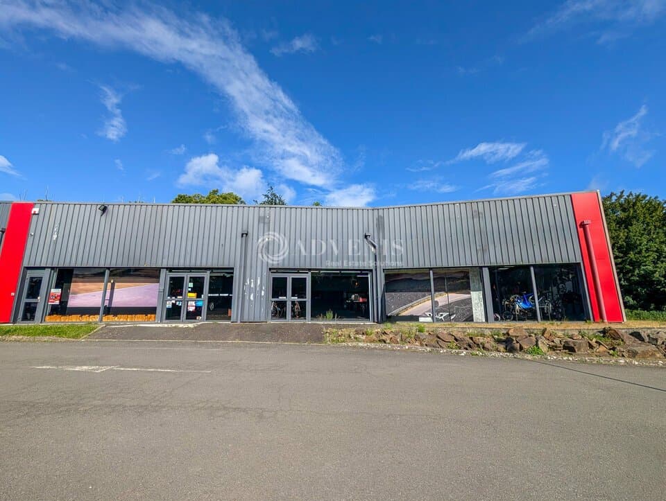 Local commercial · 470 m² · Location — photo 1