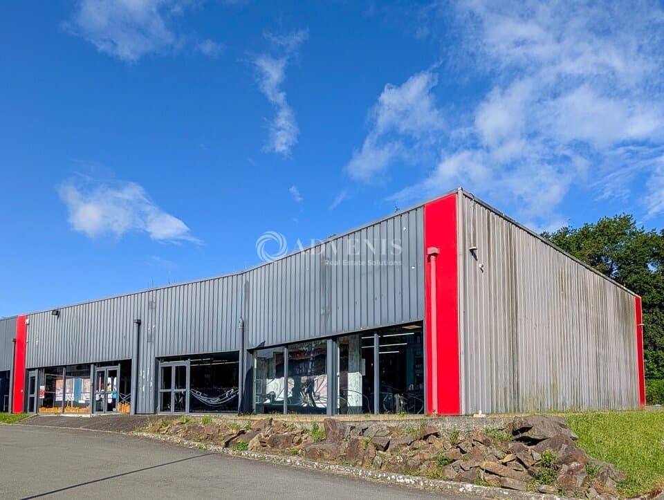 Local commercial · 470 m² · Location — photo 3