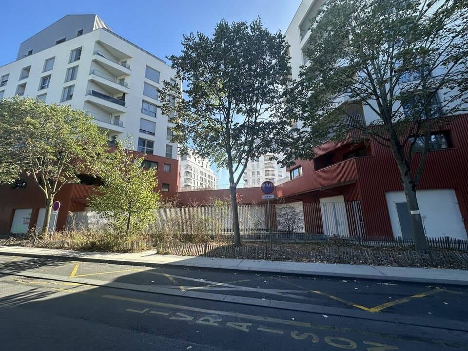 Ideal creche · 416 m² · Location — photo 1