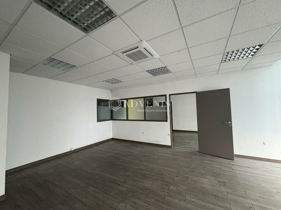 Local commercial · 410 m² · Location — photo 1