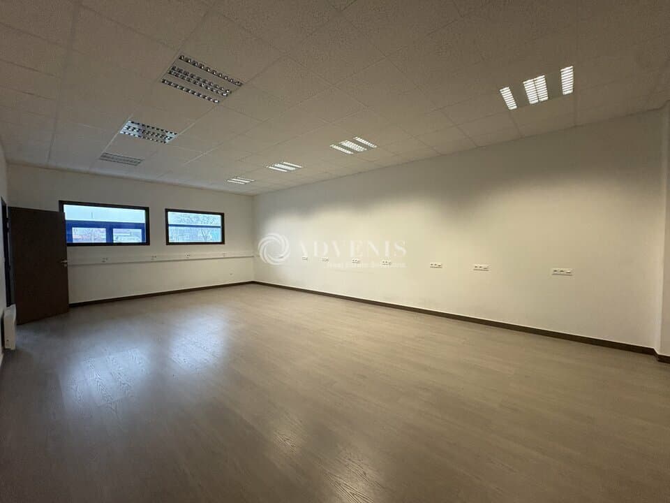 Local commercial · 368 m² · Location — photo 3