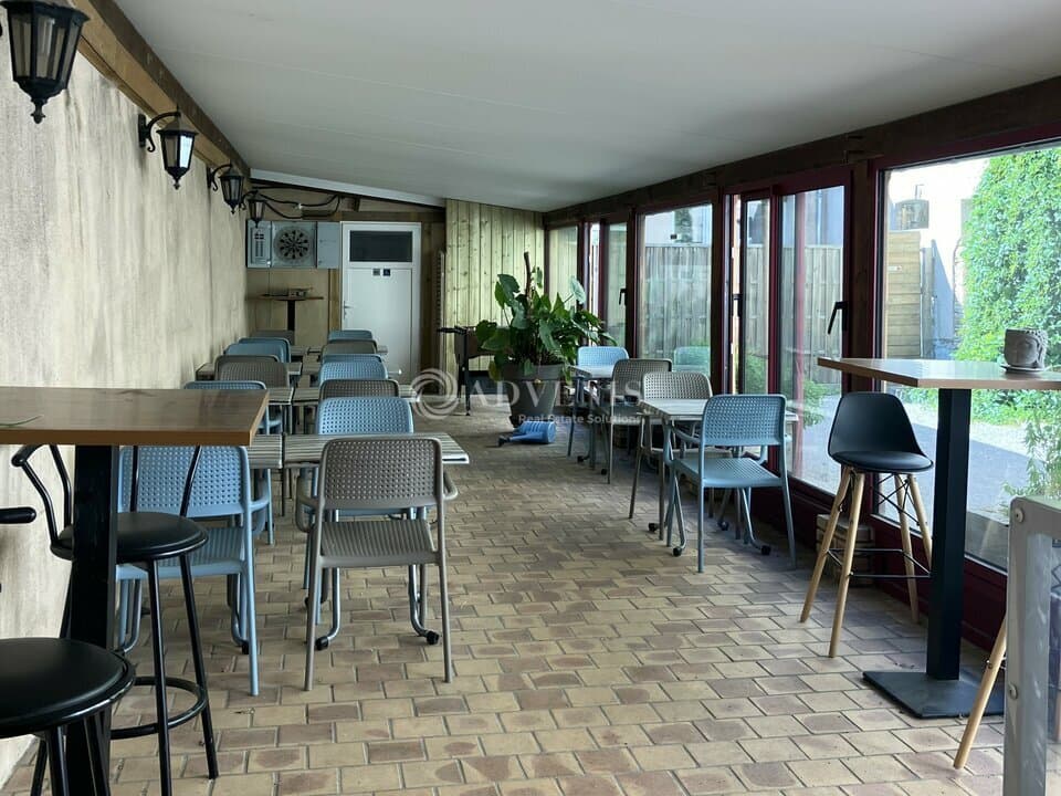 Bar-Café · 110 m² · Fonds de commerce — photo 2