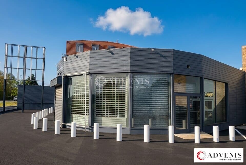 Local commercial · 740 m² · Location — photo 1