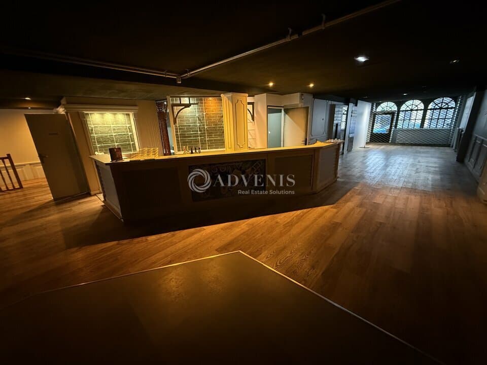 Local commercial · 300 m² · Location — photo 3