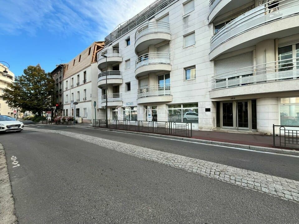 Local commercial · 96 m² · Location — photo 1