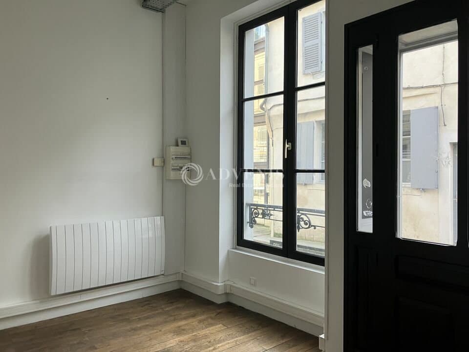 Local commercial · 55 m² · Location — photo 2