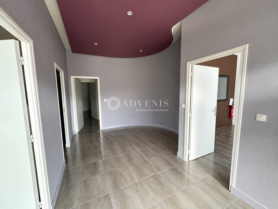 Local commercial · 195 m² · Achat des murs — photo 2