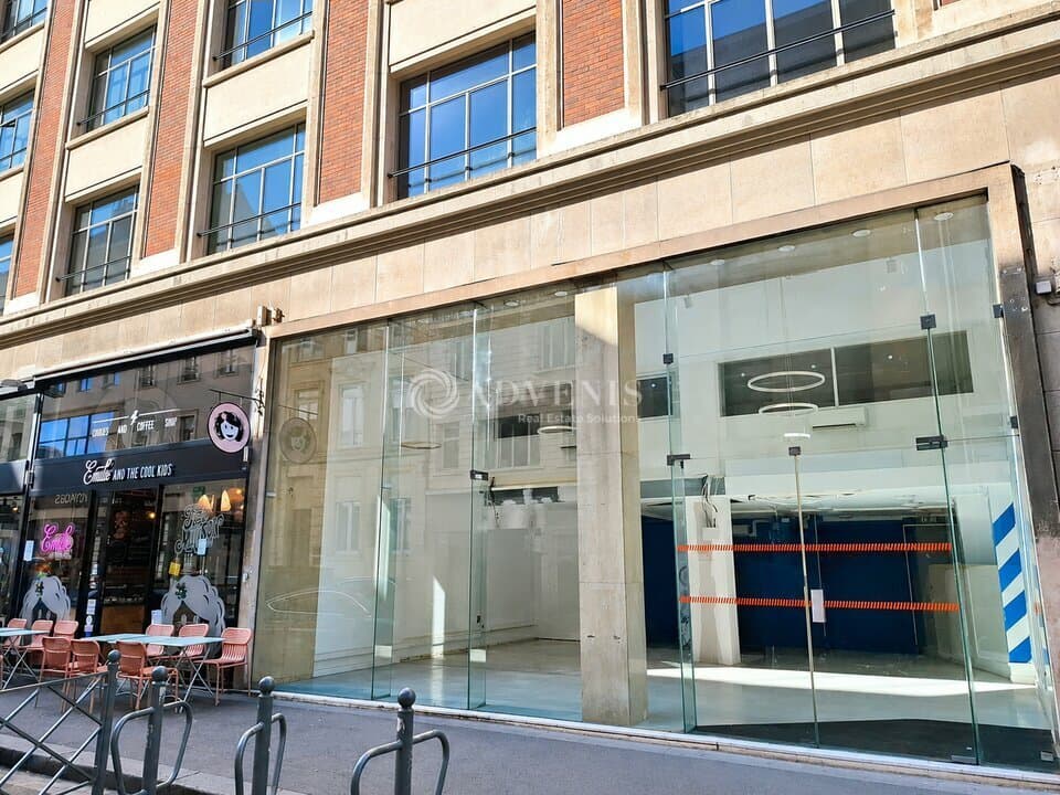 Local commercial · 143 m² · Location — photo 2