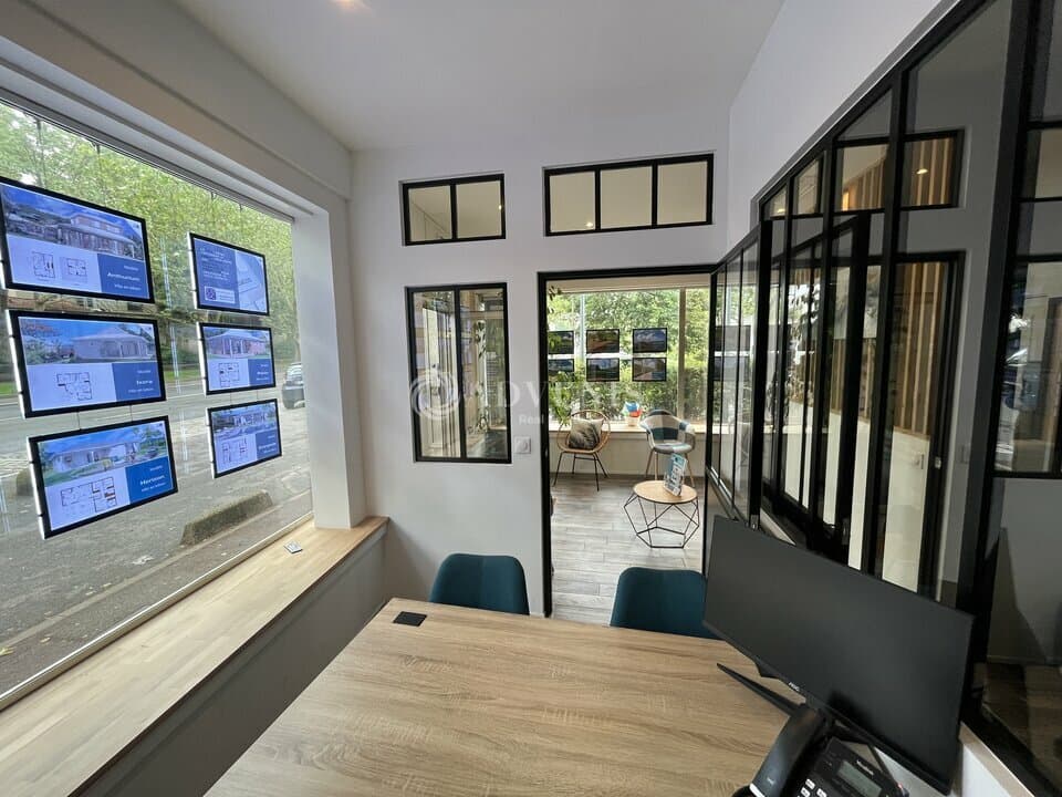 Local commercial · 50 m² · Location — photo 2