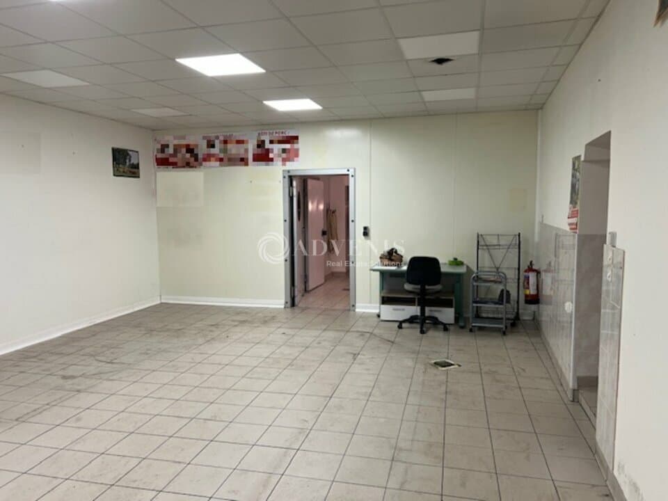 Local commercial · 200 m² · Achat des murs — photo 2