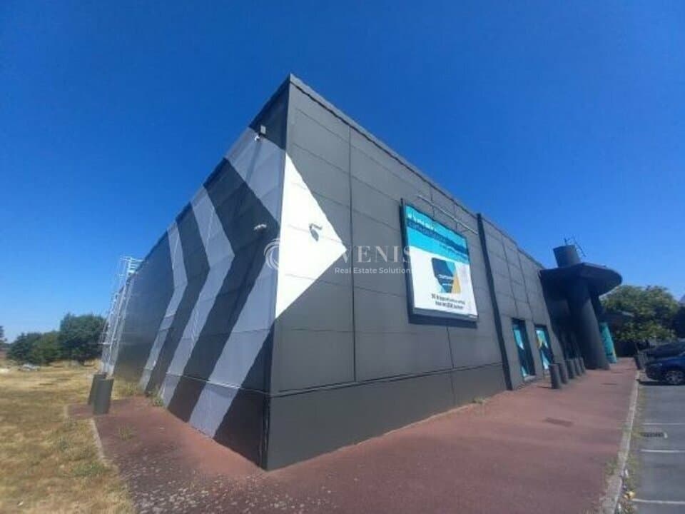 Local commercial · 1837 m² · Location — photo 3