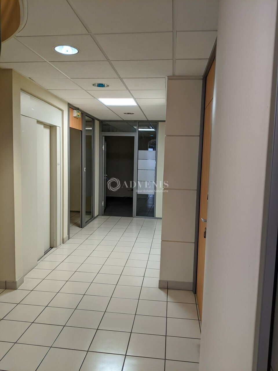 Local commercial · 277 m² · Location — photo 3