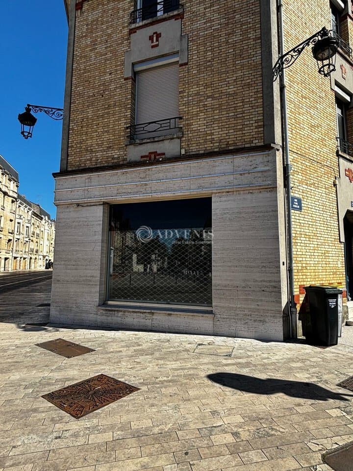 Local commercial · 75 m² · Location — photo 1