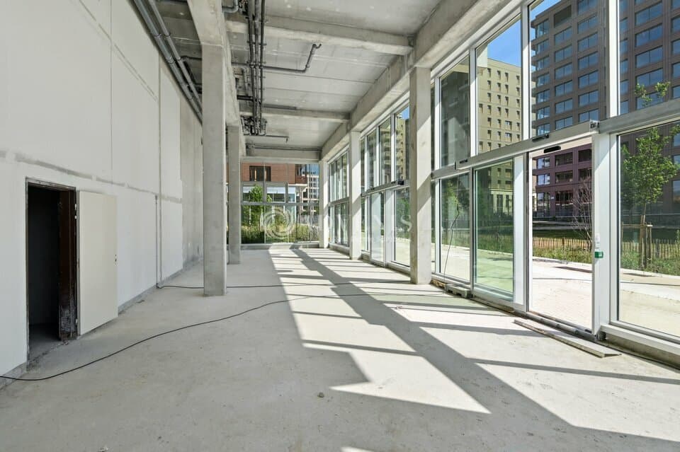 Local commercial · 360 m² · Location — photo 2