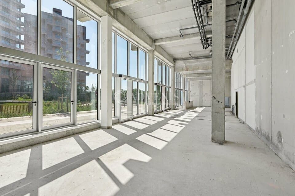 Local commercial · 360 m² · Location — photo 3