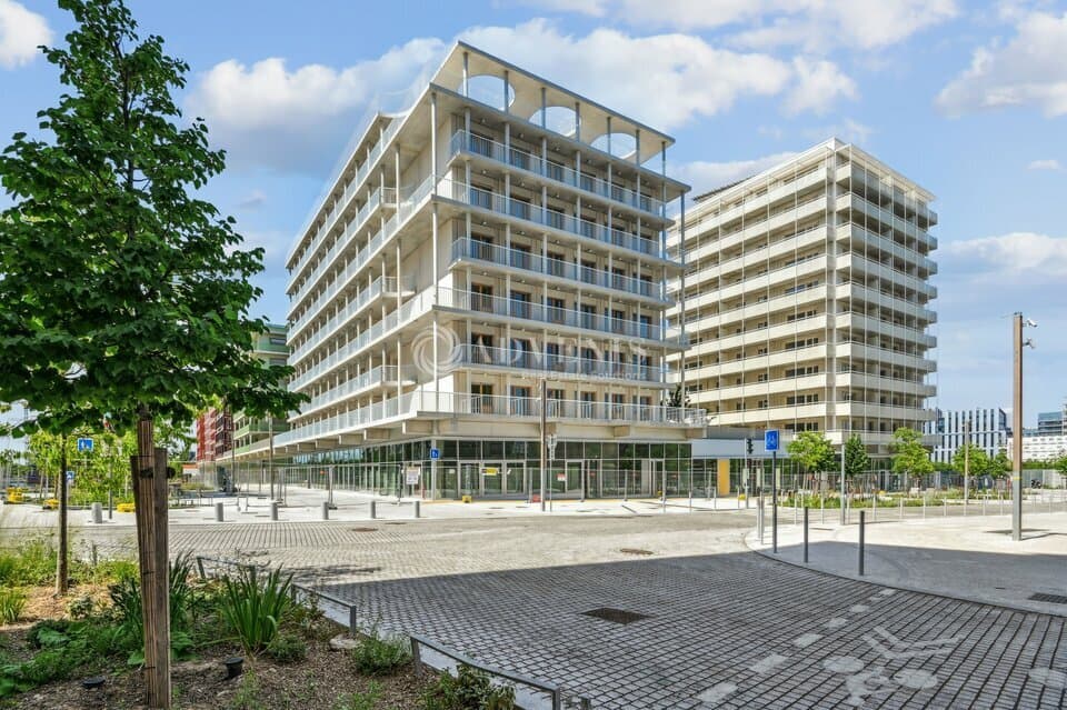 Local commercial · 125 m² · Location — photo 2
