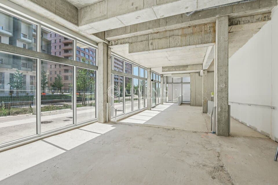 Local commercial · 240 m² · Location — photo 3
