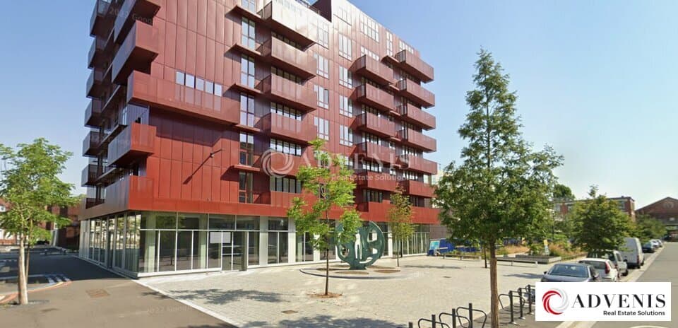 Local commercial · 299 m² · Achat des murs — photo 1