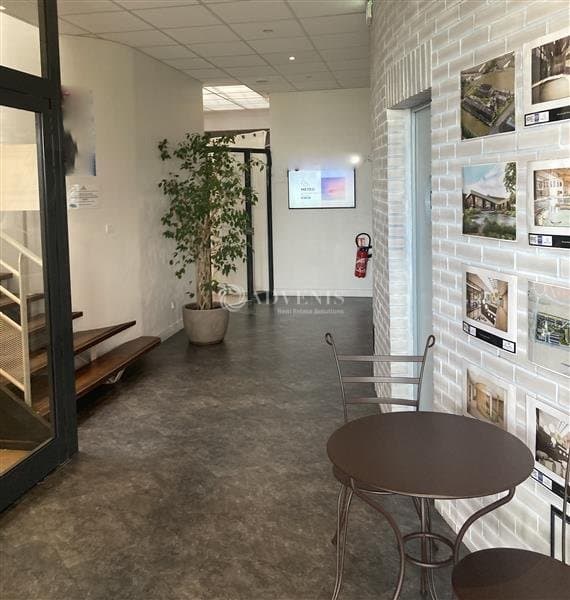 Local commercial · 900 m² · Achat des murs — photo 2