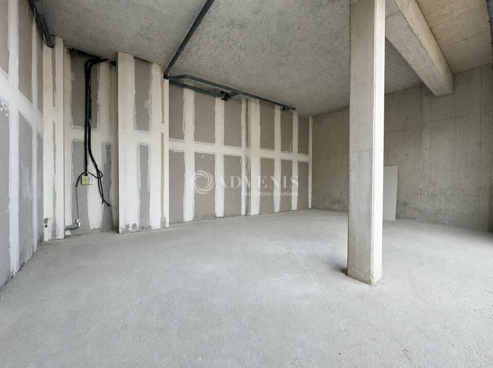 Local commercial · 70 m² · Location — photo 1