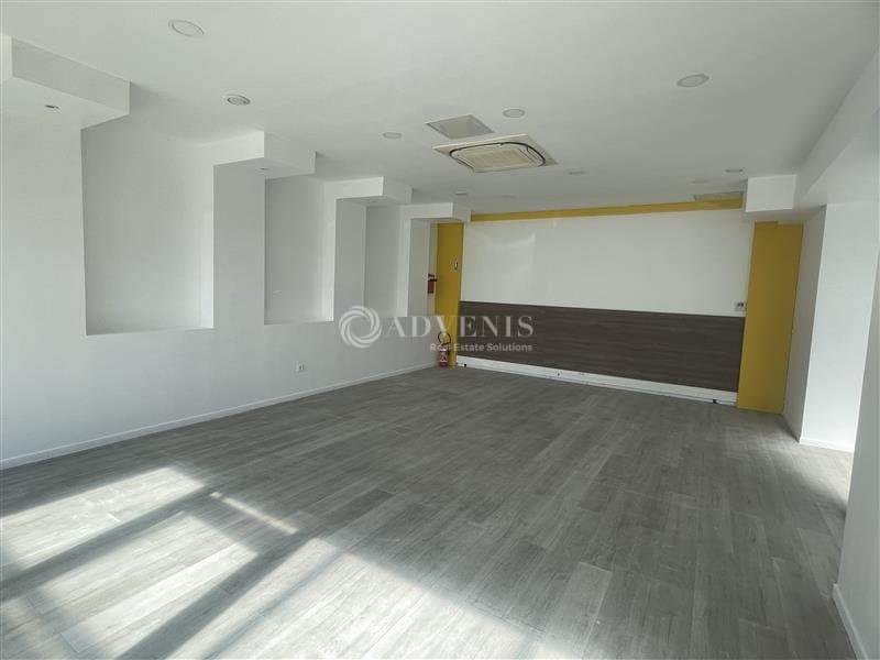 Local commercial · 108 m² · Location — photo 1