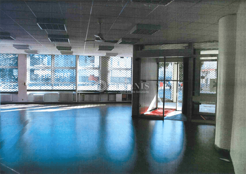 Local commercial · 189 m² · Location — photo 2