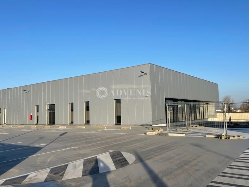 Local commercial · 651 m² · Location — photo 3