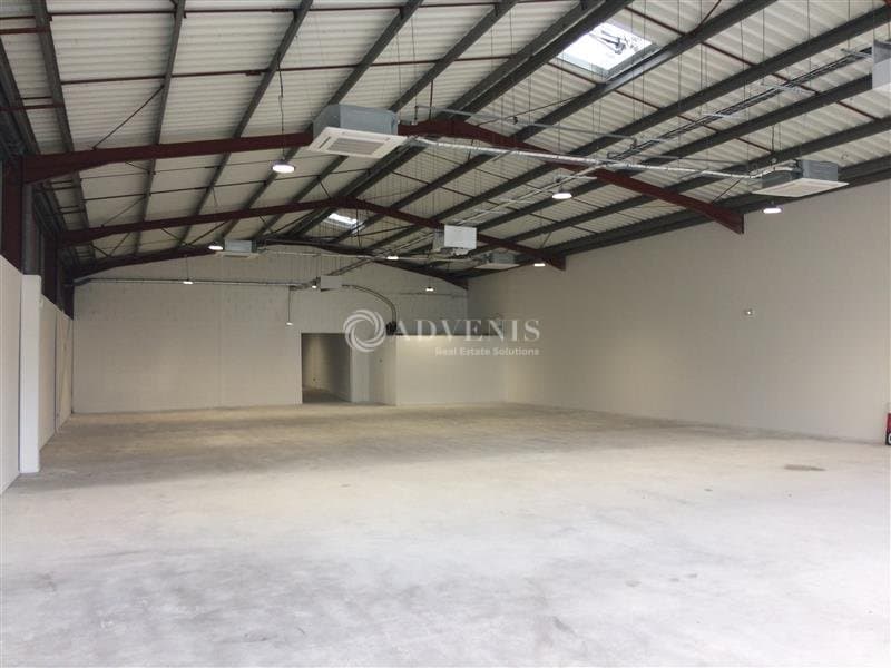 Local commercial · 1050 m² · Location — photo 1