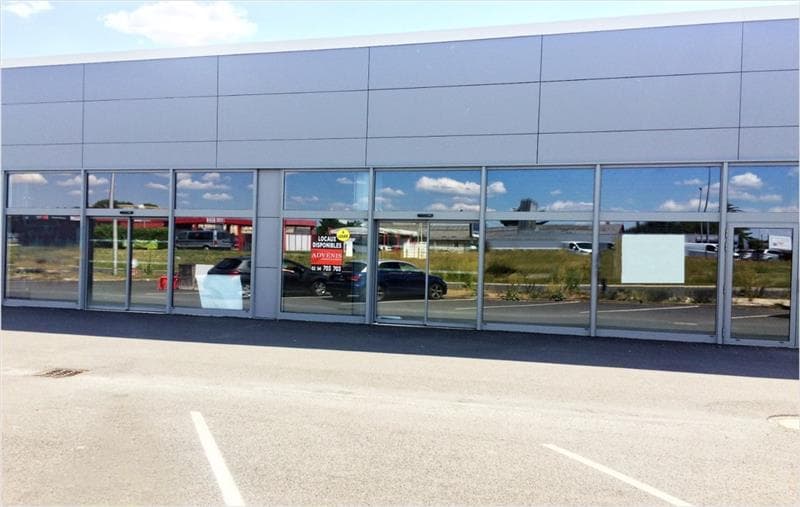 Local commercial · 300 m² · Location — photo 1