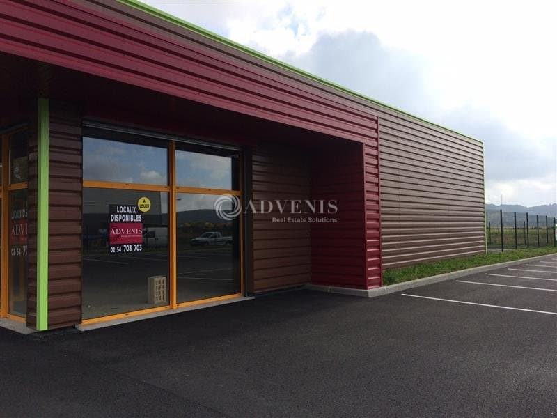 Local commercial · 196 m² · Location — photo 2