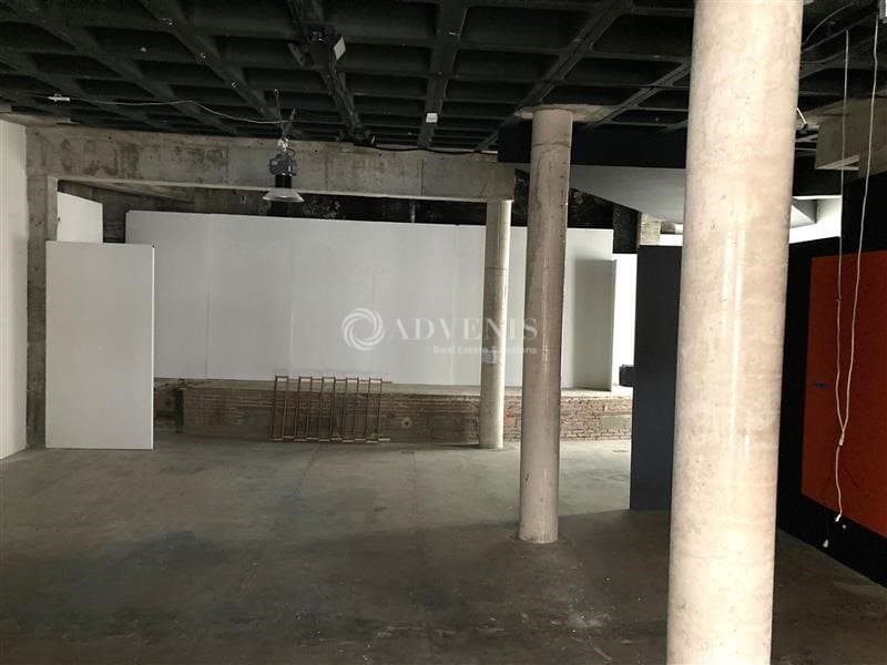 Local commercial · 210 m² · Location — photo 1