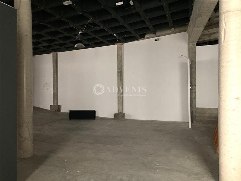 Local commercial · 210 m² · Location — photo 2