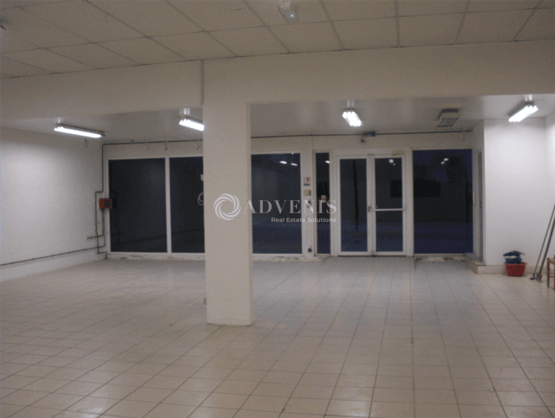 Local commercial · 330 m² · Achat des murs — photo 3