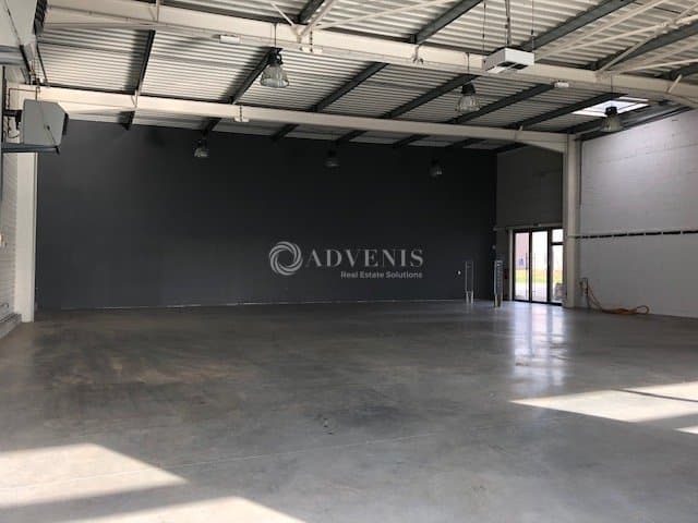 Local commercial · 389 m² · Location — photo 3