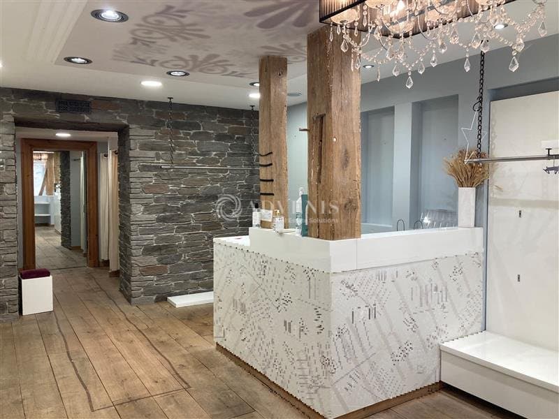 Local commercial · 65 m² · Location — photo 2