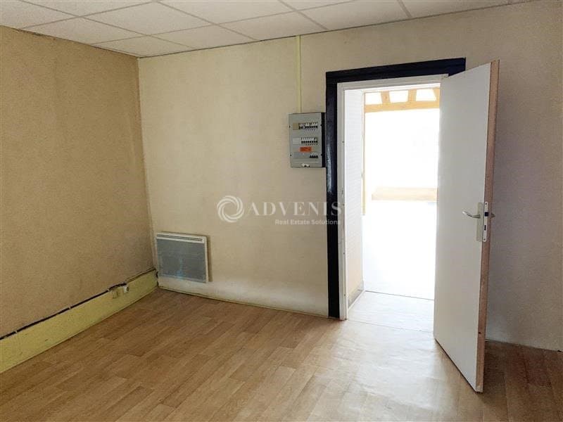 Local commercial · 100 m² · Achat des murs — photo 2