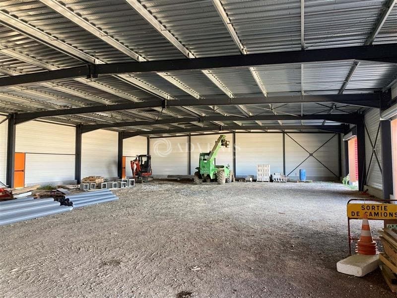 Local commercial · 720 m² · Location — photo 1