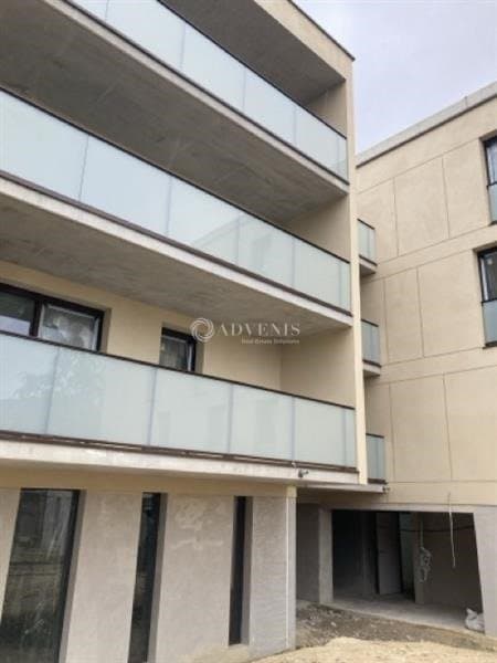 Local commercial · 99 m² · Achat des murs — photo 1