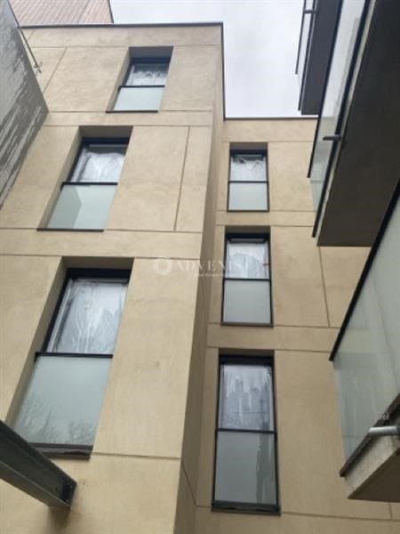 Local commercial · 99 m² · Achat des murs — photo 3