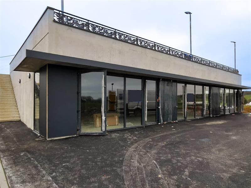 Local commercial · 300 m² · Location — photo 3