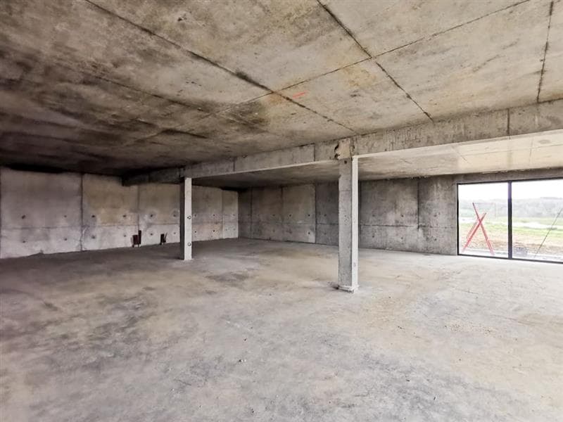 Local commercial · 300 m² · Location — photo 1