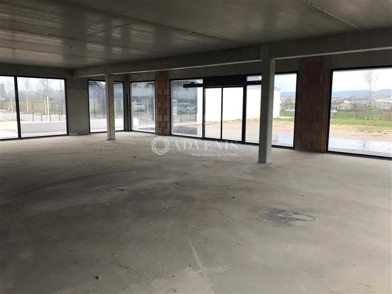 Local commercial · 225 m² · Location — photo 3